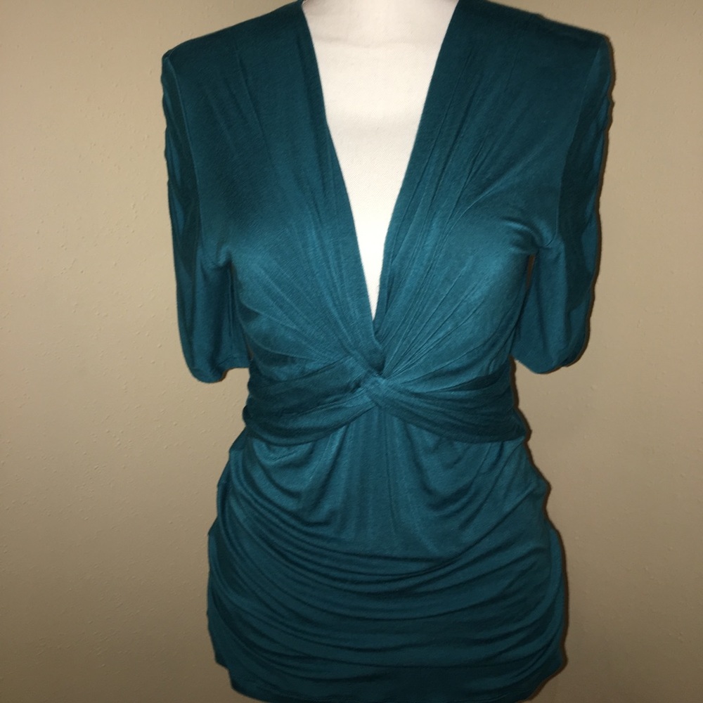 Medium top by Daytrip. Only worn once.
