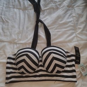 Torrid NWT size 2, swim halter top