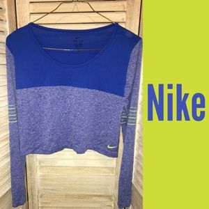 Nike Active Crop Top 💚💙