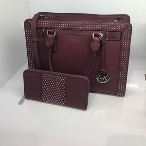 Michael Kors purse & wallet set burgundy