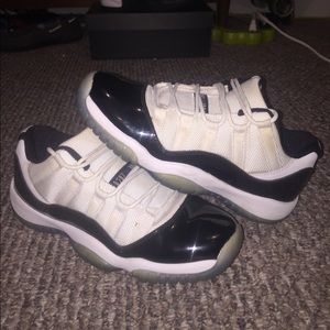 Air Jordan 11 Retro Low Concord