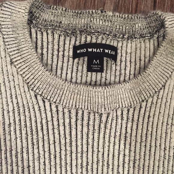 Thick Bell sleeve sweater - Picture 3 of 3