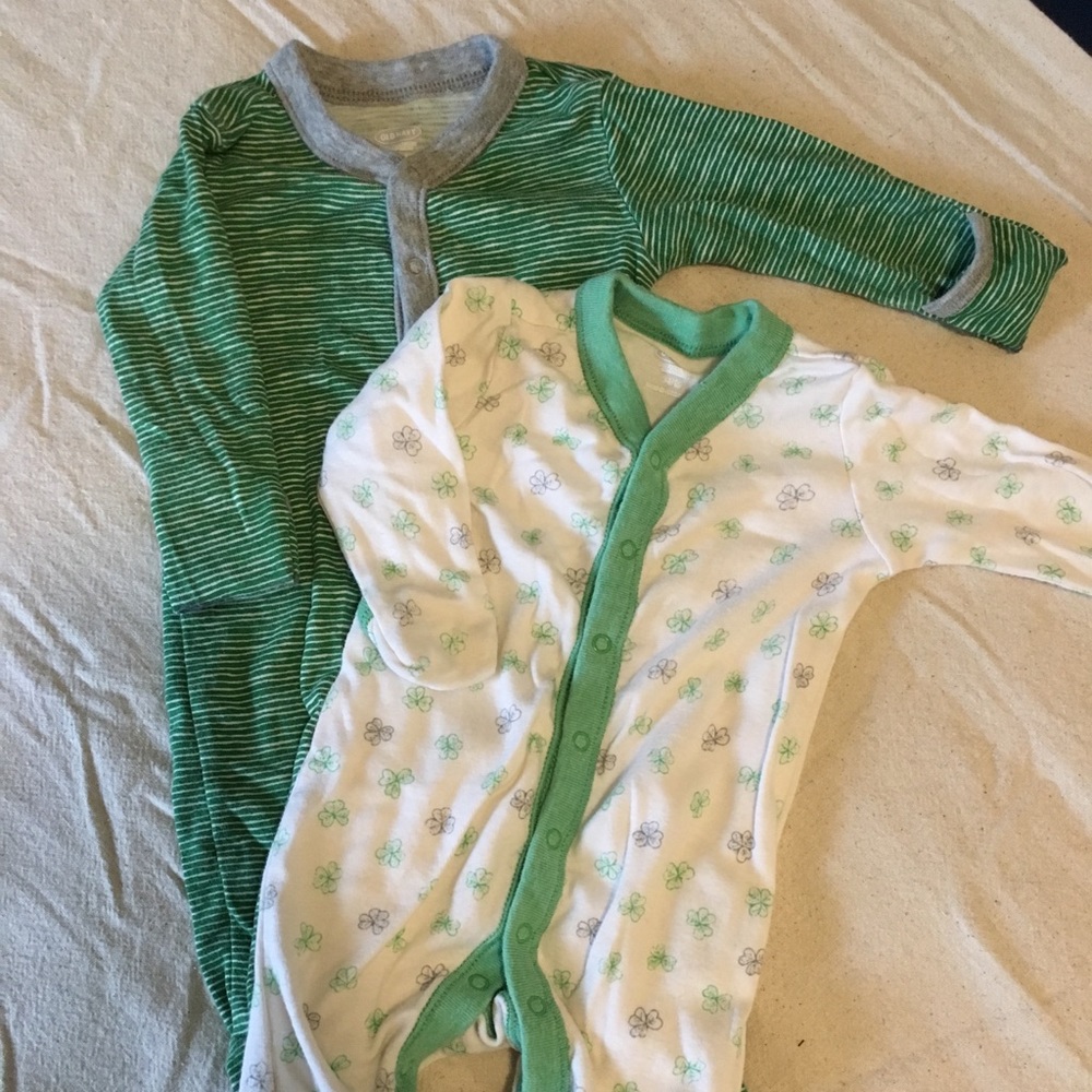 Old Navy one piece footies ☘️