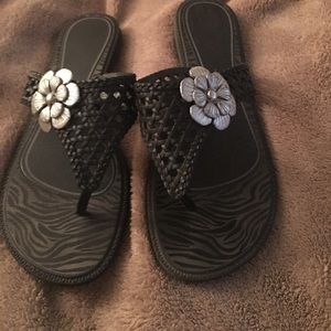 Black sandals in great condition