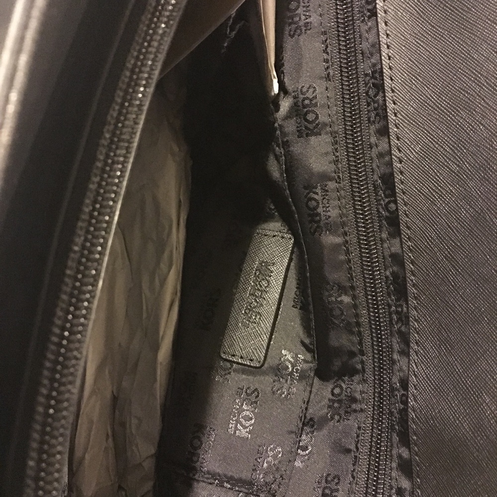 🌹SOLD🌹 Authentic Michael Kors Colgate Black Tote - Picture 6 of 8