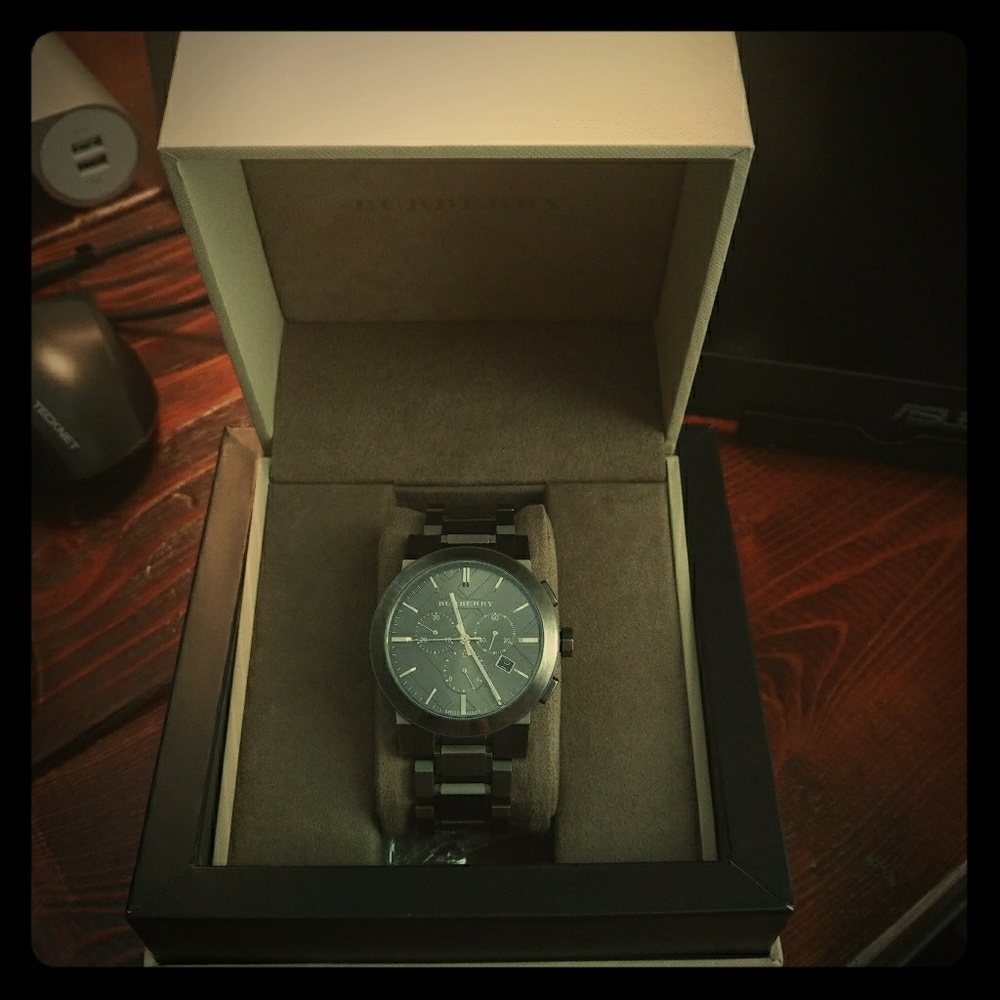 24 HR SALE! Burberry watch