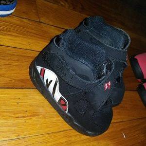 Jordan 8's black/red/white 4c