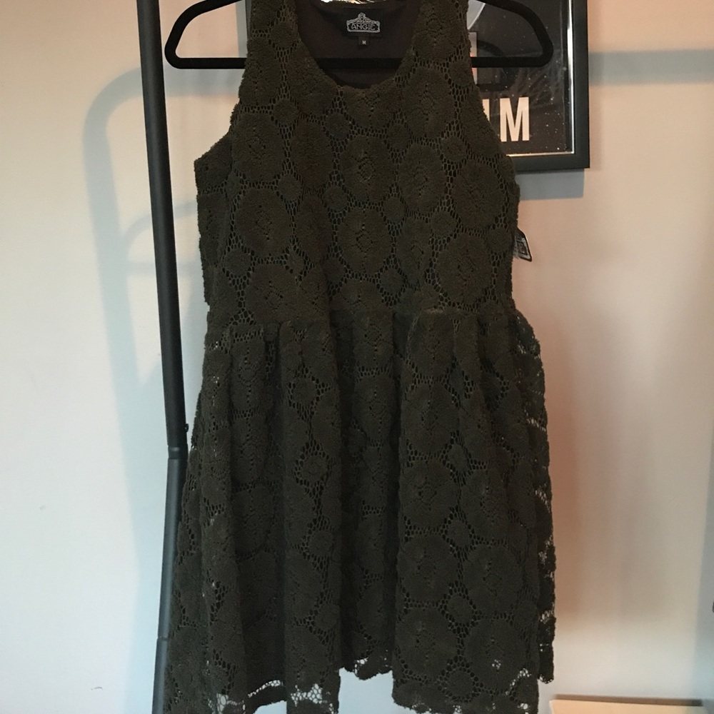 Women's olive dress. Size Medium.