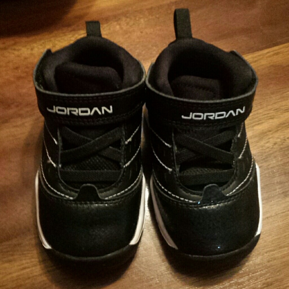 Jordan Infant Snickers