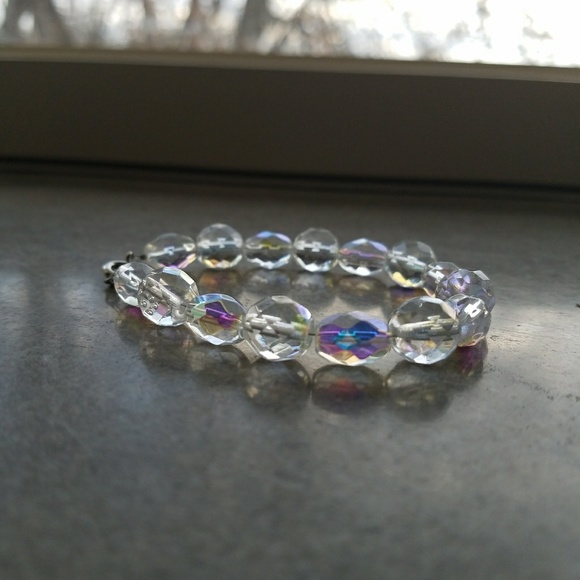 Iridescent Bead Bracelet - Picture 5 of 5