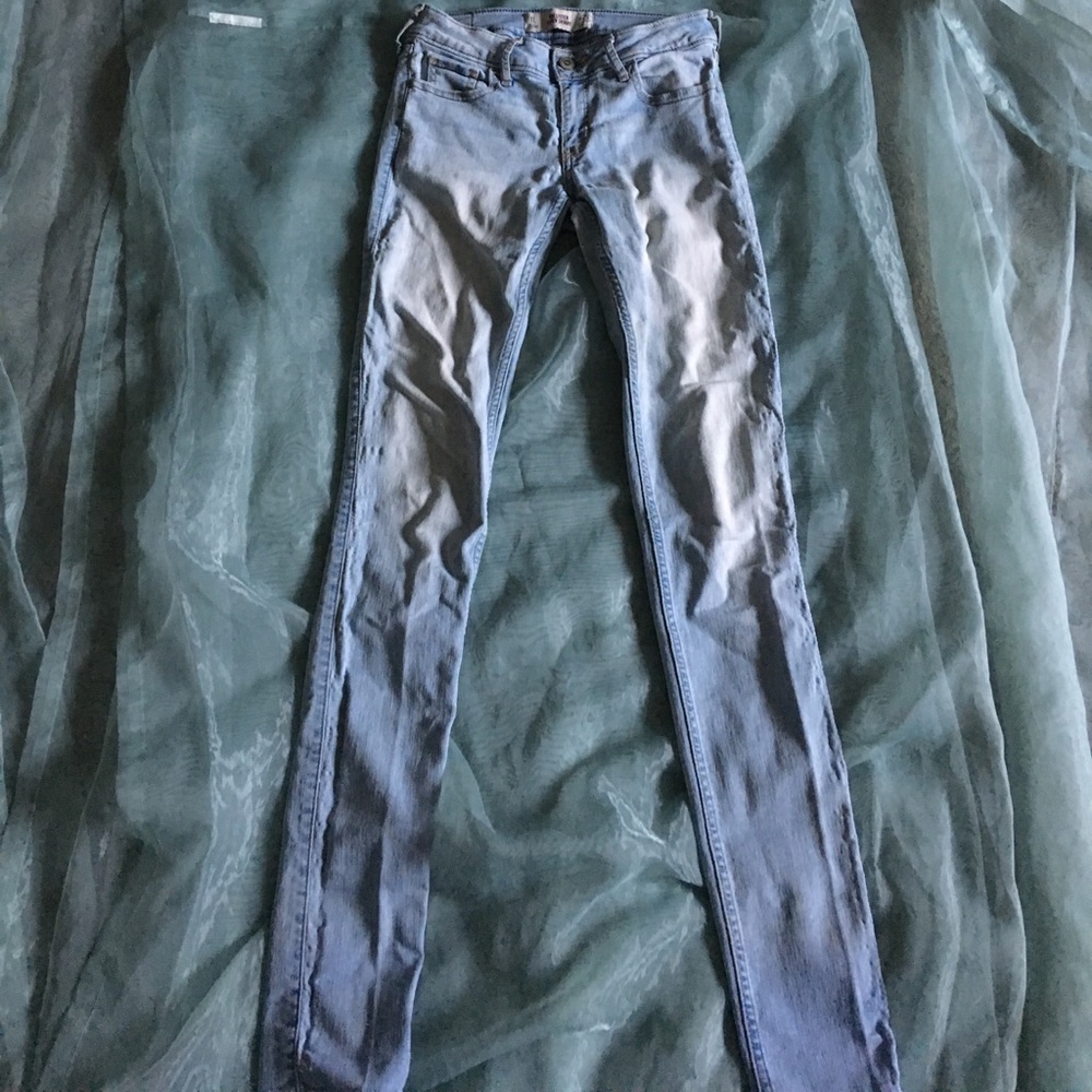 HOLLISTER JEANS • FINAL PRICE