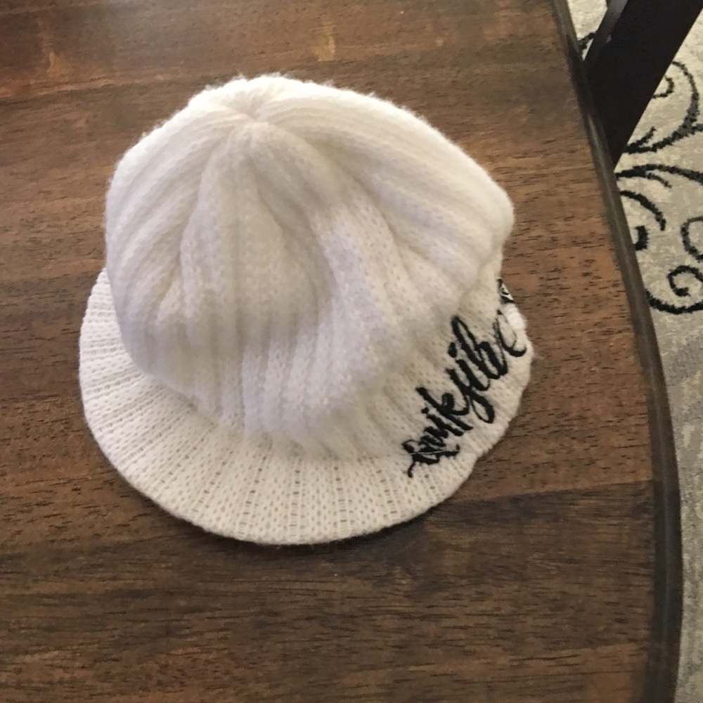 Quiksilver beanie with small visor