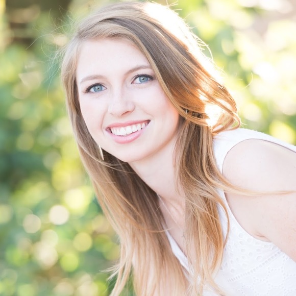 Meet your Posher, Mckenzie - Picture 1 of 1