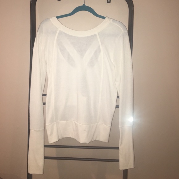 NWOT ALO Yoga Long Sleeve Crisscross Back Top - Picture 4 of 5