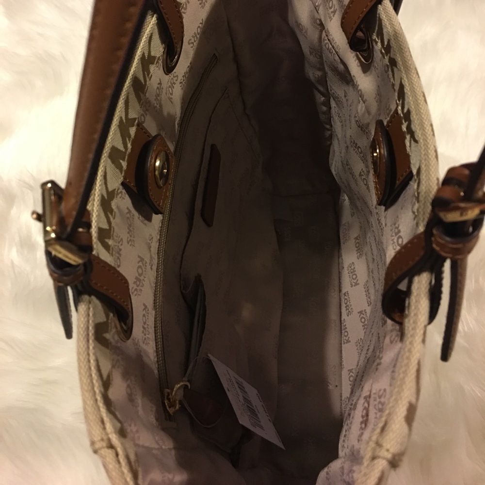 ❤️Sold❤️Authentic! Michael Kors Jet Set Tote - Picture 5 of 8