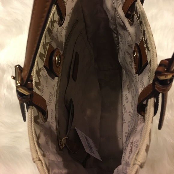 ❤️Sold❤️Authentic! Michael Kors Jet Set Tote - Picture 5 of 8