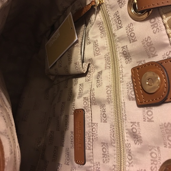 ❤️Sold❤️Authentic! Michael Kors Jet Set Tote - Picture 7 of 8