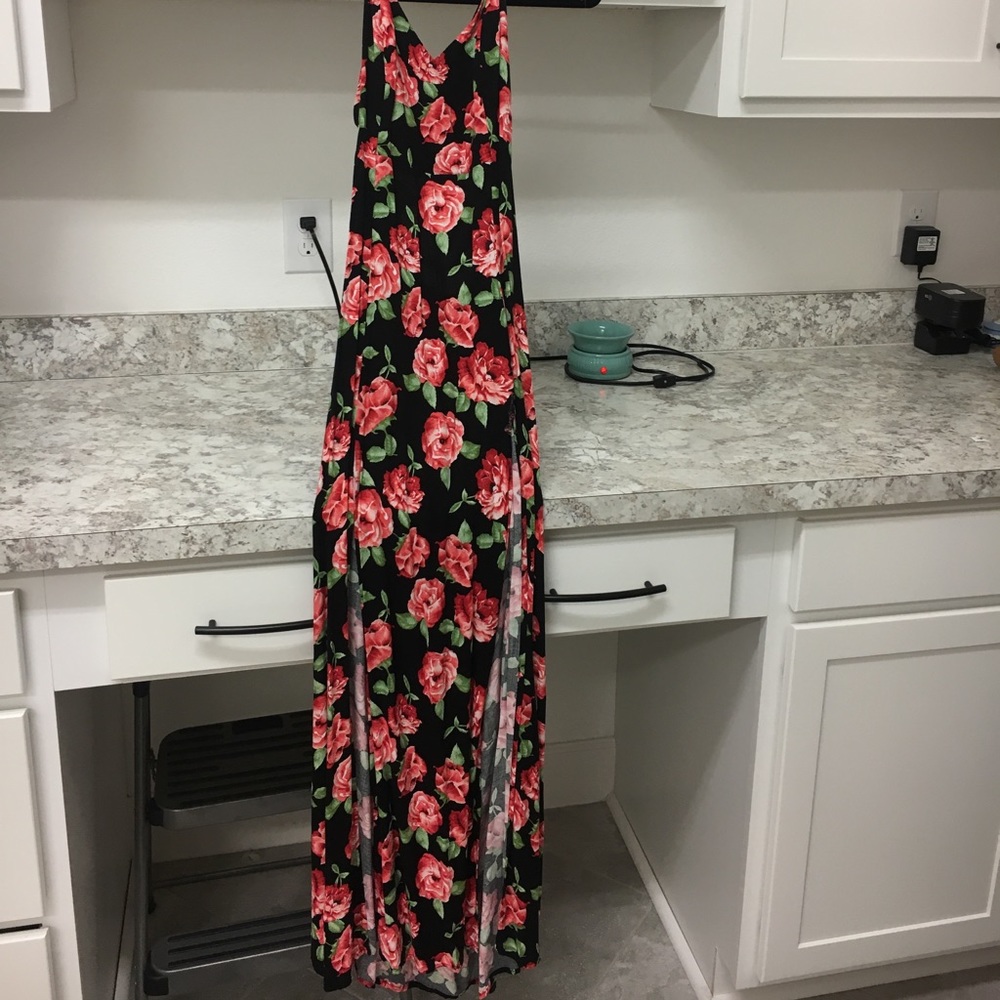 Two Trendy maxi dresses- $6 total