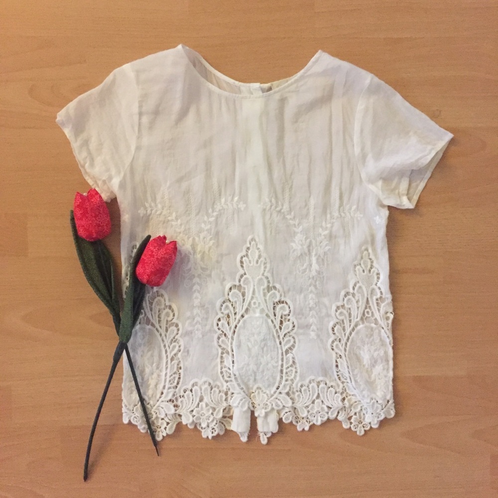 Rieley White Lace Bottom Blouse Size XS