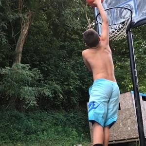 Meet your Posher, Levi