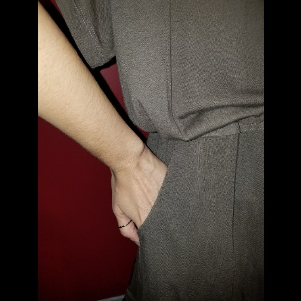 Dress - Picture 7 of 7
