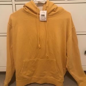 brandy melville sweatshirt NEW WITH TAGS