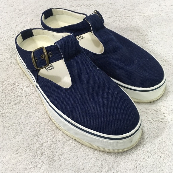 Lands' End Shoes - Lands' End women's canvas t-strap shoes size 7B