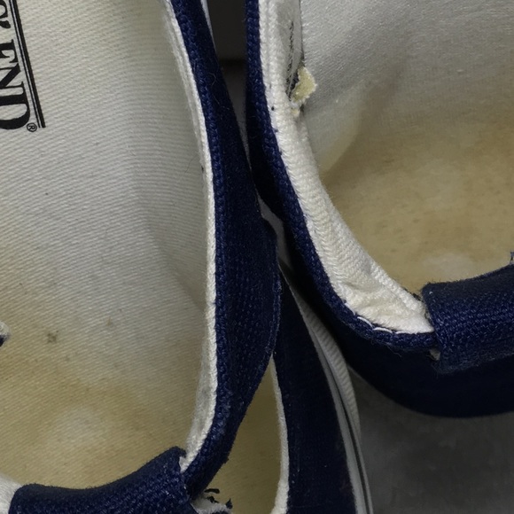 Lands' End women's canvas t-strap shoes size 7B - Picture 8 of 8