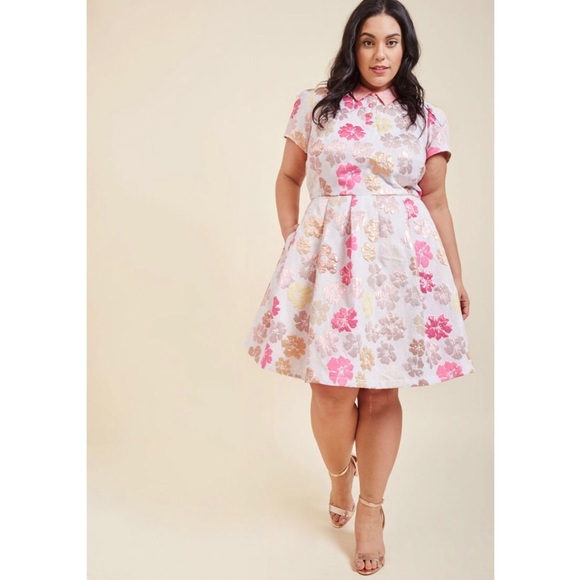 Mod Cloth Dress in Botanical - Picture 2 of 4