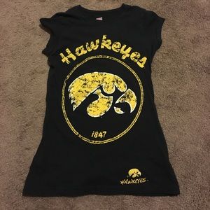 Small, fitted Iowa Hawkeye tee