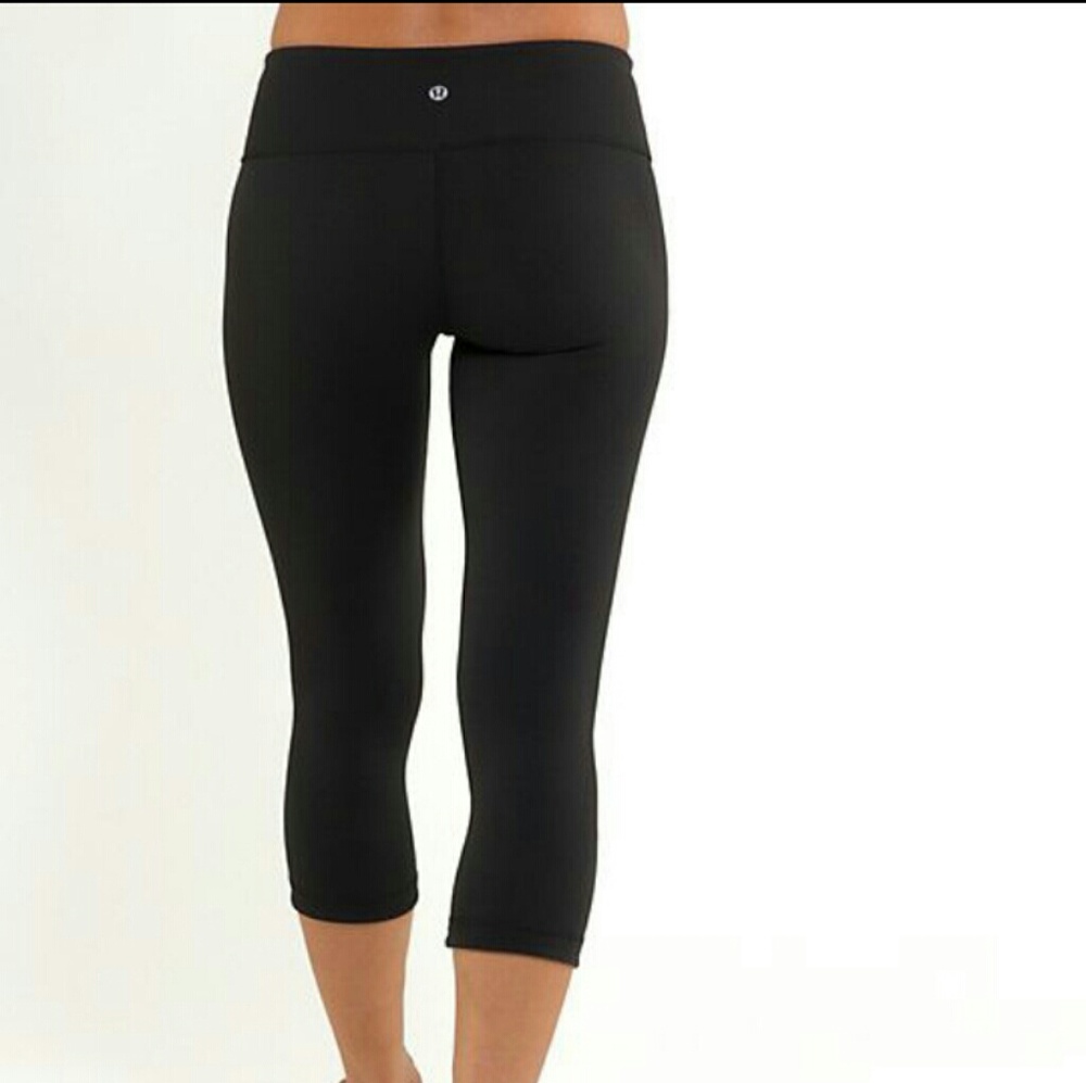 Lululemon Black Capri's