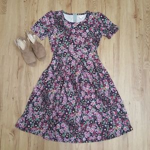 NWOT LuLaRoe Floral Amelia - Medium 💜