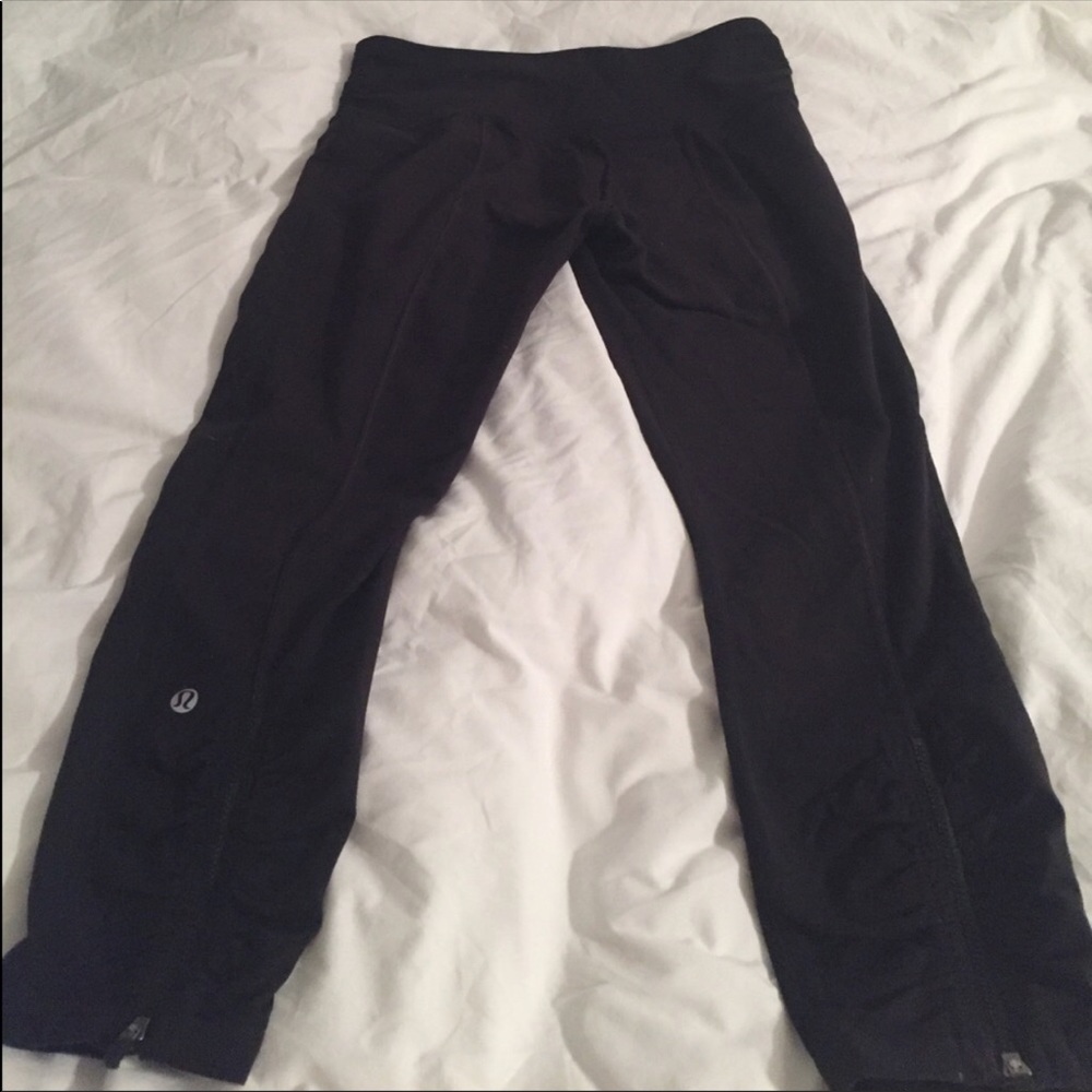 Lululemon cropped pants with zipper