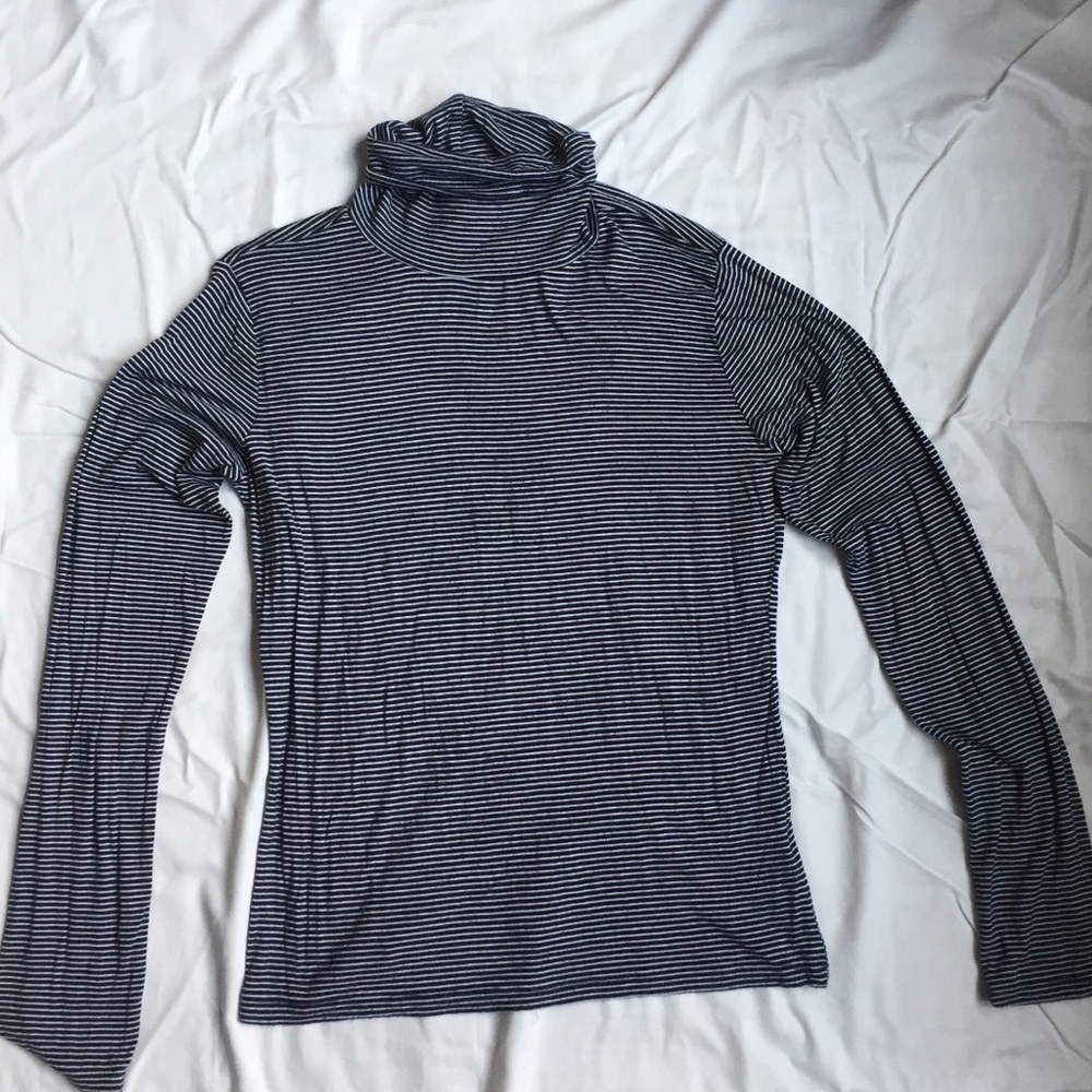 Striped turtle neck