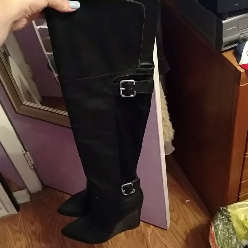 Brand new black boots