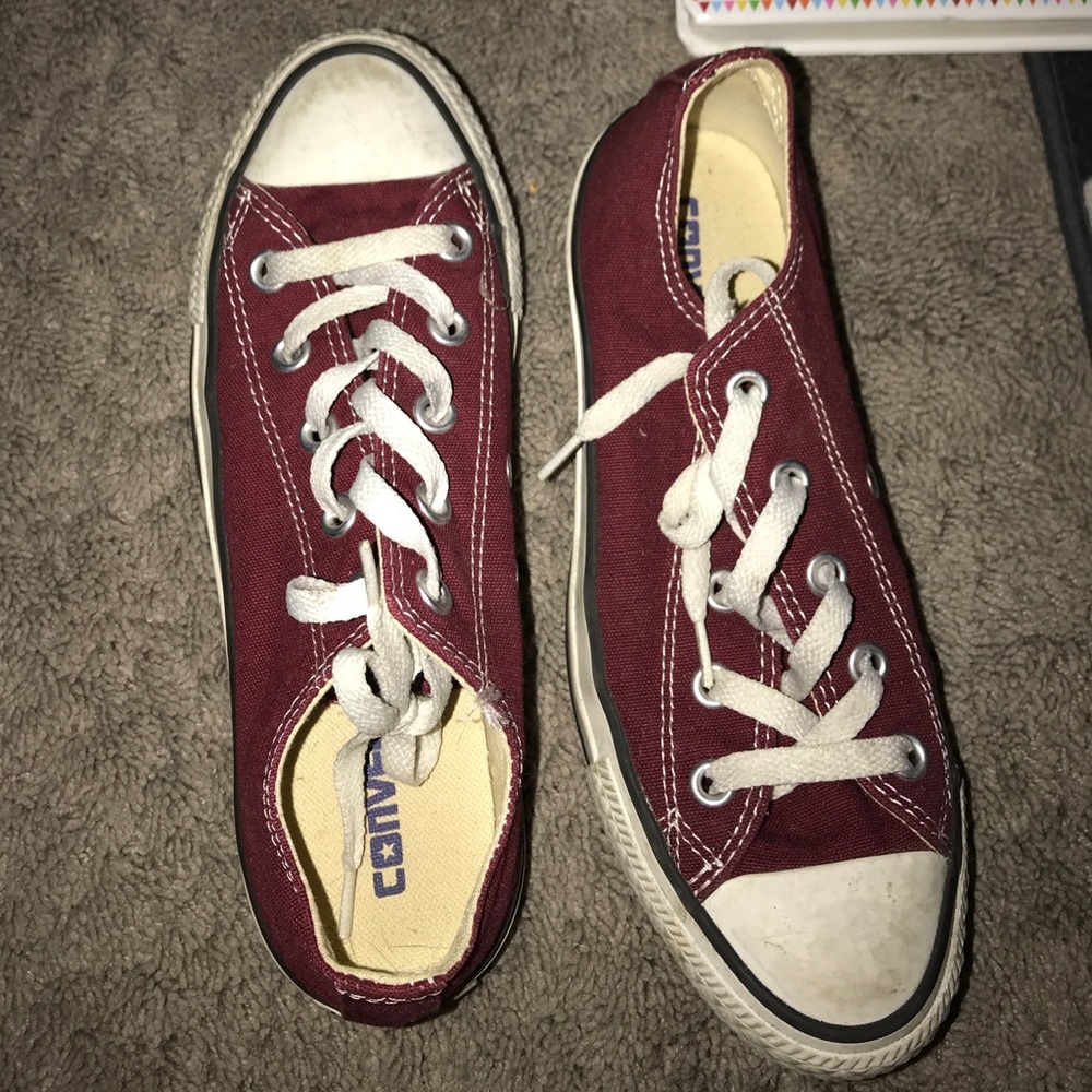 Burgundy converse