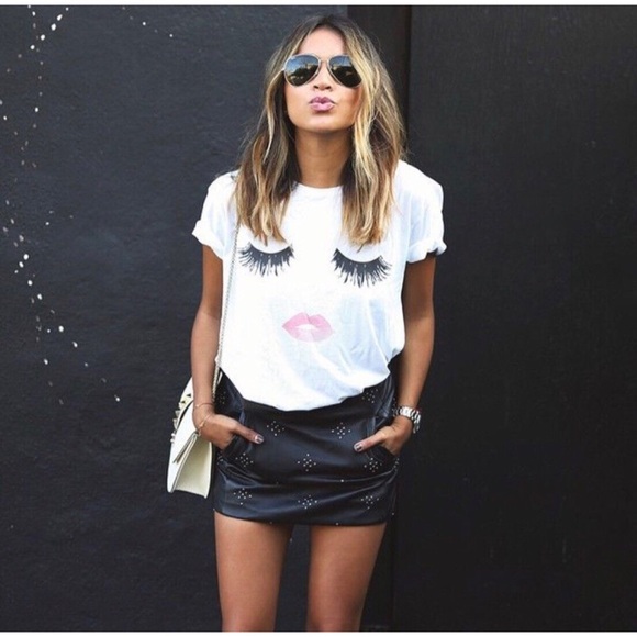 ‘Blake’ Eyelash And Lip Print T-shirt - Picture 3 of 5