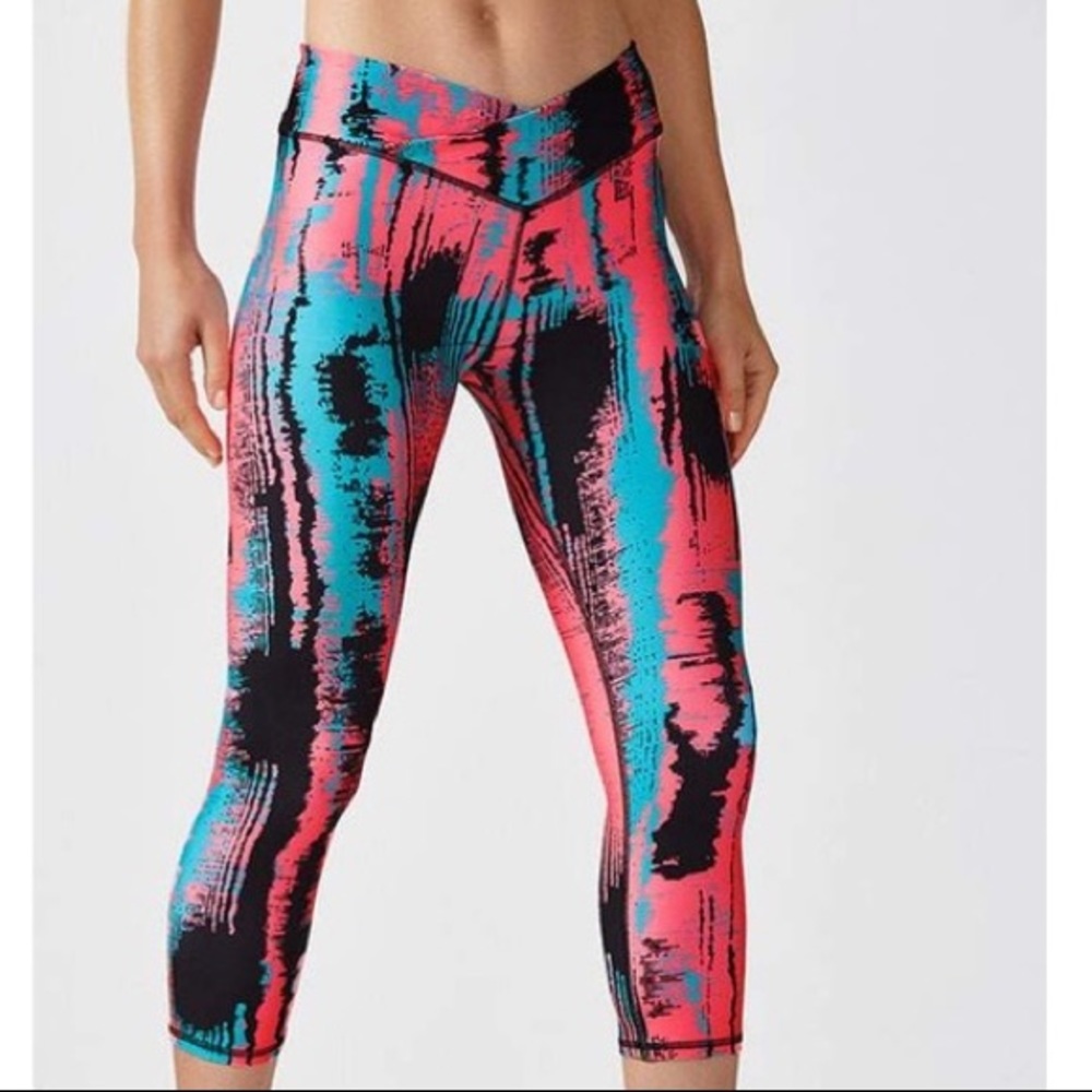 Fabletics Winn Mid Rise Capri 🔥