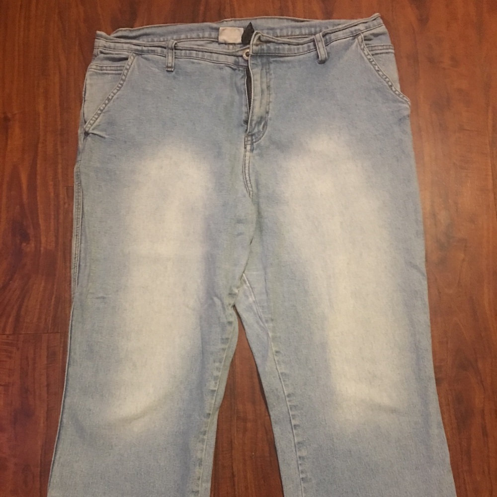 Carolina Blues cuffed capris