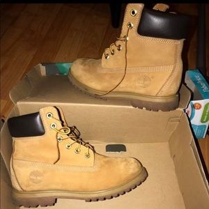 Size 7 woman tims excellent condition