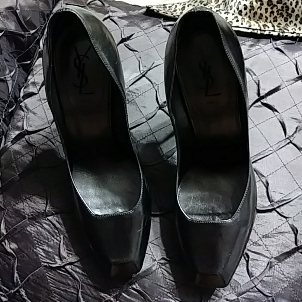 YSL MIRROR HEEL SHOE