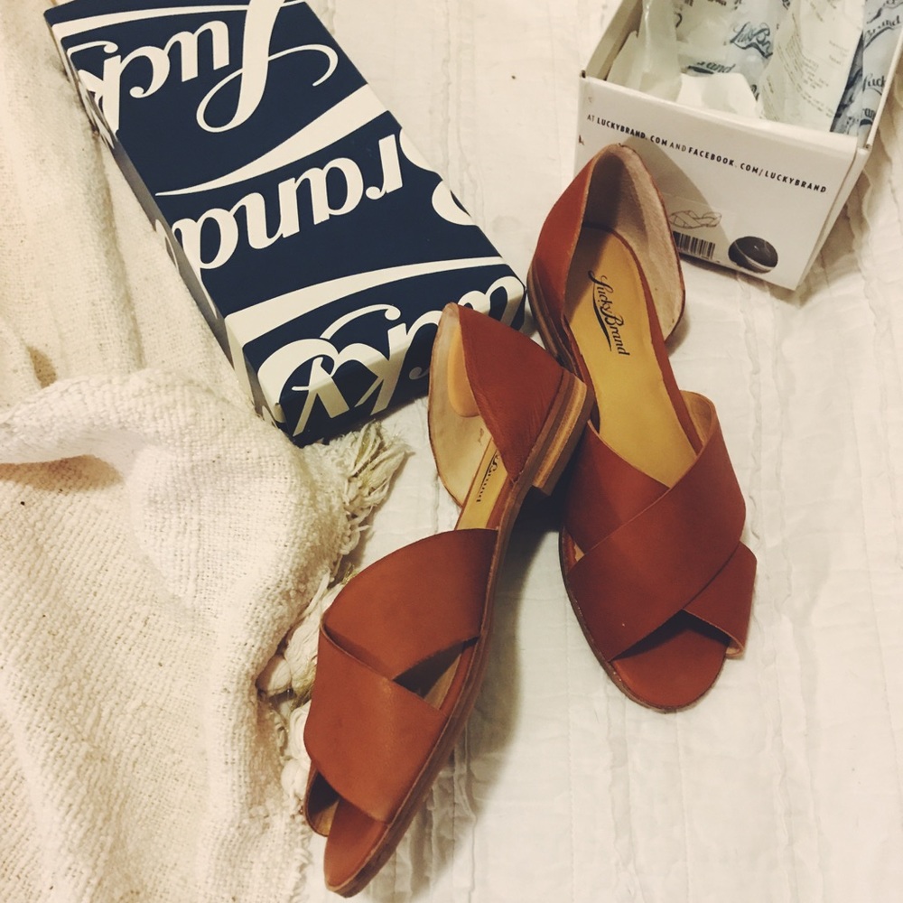 LUCKY BRAND NEVER WORN FLATS