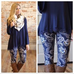 Last one❗️😱 Navy Paisley Print Leggings NEW♥️