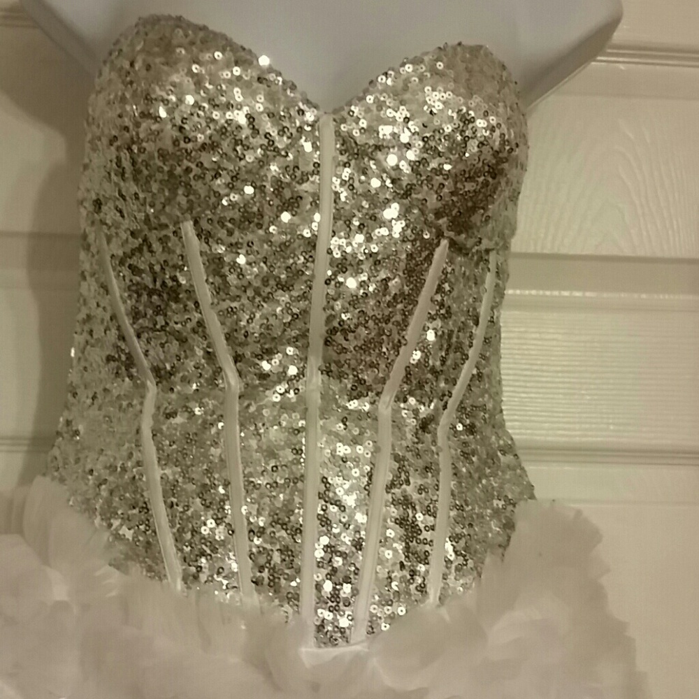 Nina Canacci size 6 homecoming dress - Picture 2 of 3