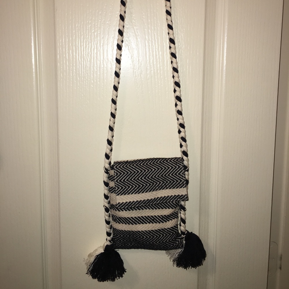 Very pretty black & white tribal print purse