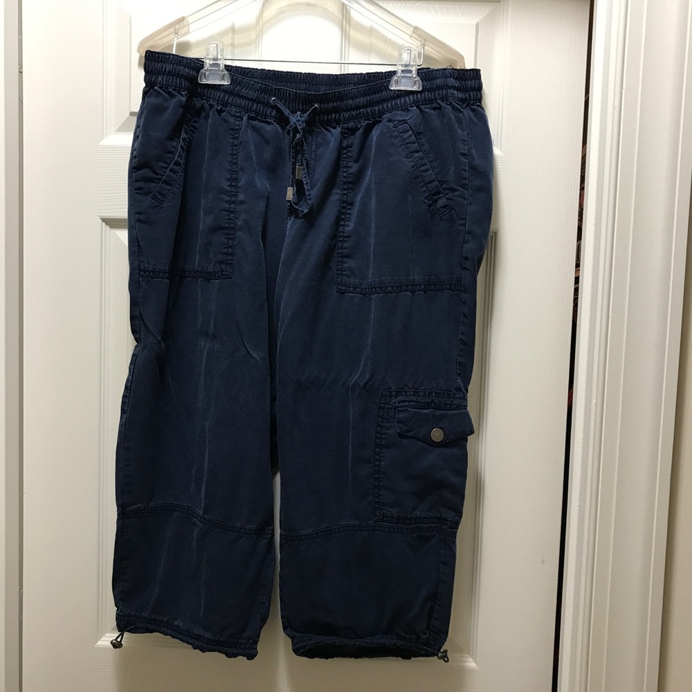 ➕2 Capris for ONE price!!