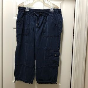 ➕2 Capris for ONE price!!