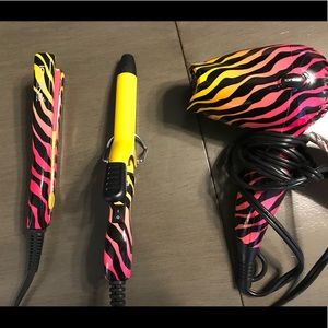 Travel hair care set.