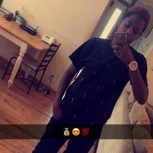 Meet your Posher, Deedee