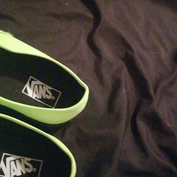 Bright green vanss - Picture 2 of 3